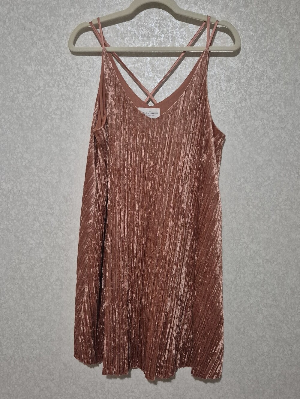 NECTAR CLOTHING Crushed Velvet Mini Dress in Rosewood with Cross-Back Straps-L